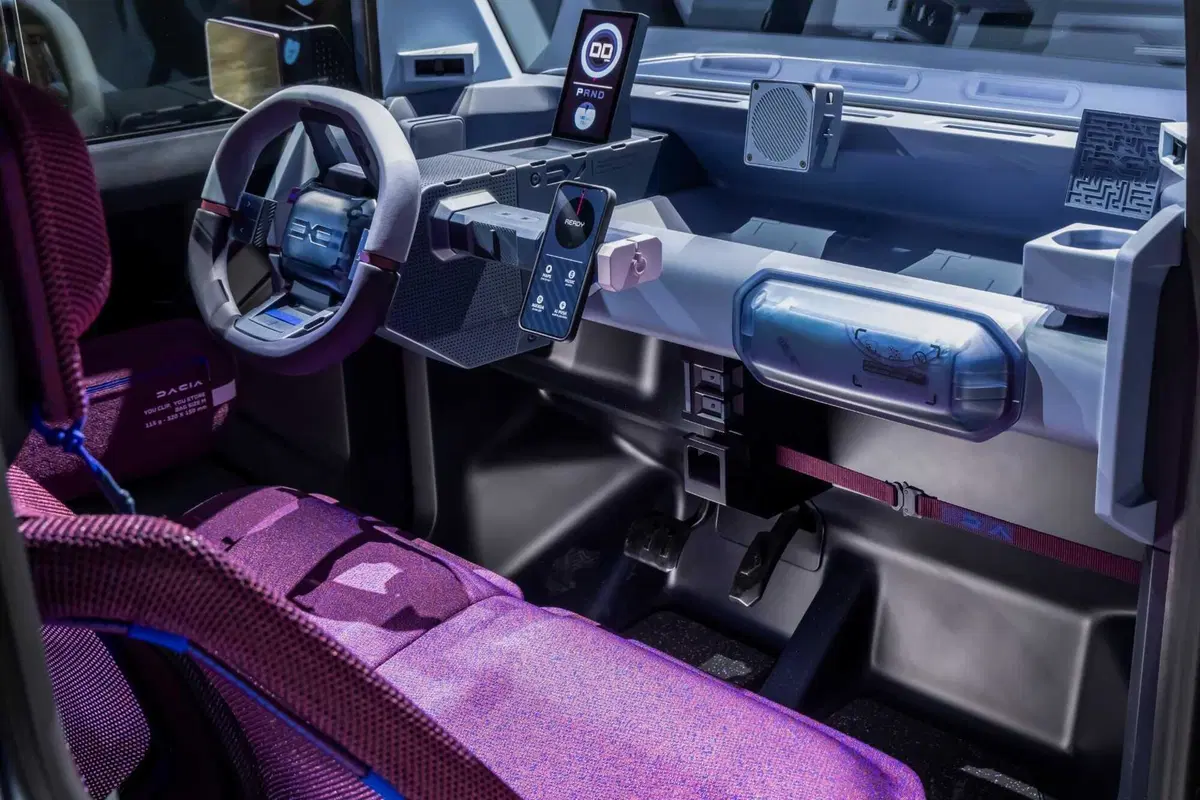 Dacia Hipster Concept: la minicar elettrica da 3 metri con 4 posti veri e bagagliaio da 500 litri (19)