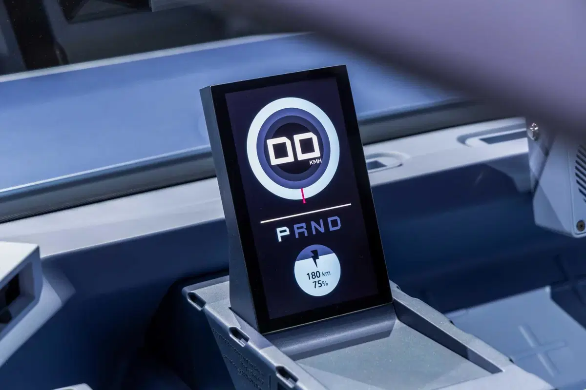 Dacia Hipster Concept: la minicar elettrica da 3 metri con 4 posti veri e bagagliaio da 500 litri (22)