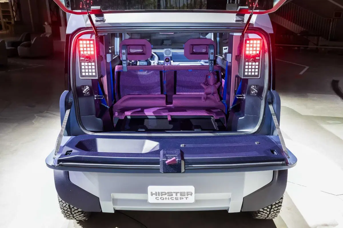 Dacia Hipster Concept: la minicar elettrica da 3 metri con 4 posti veri e bagagliaio da 500 litri (40)
