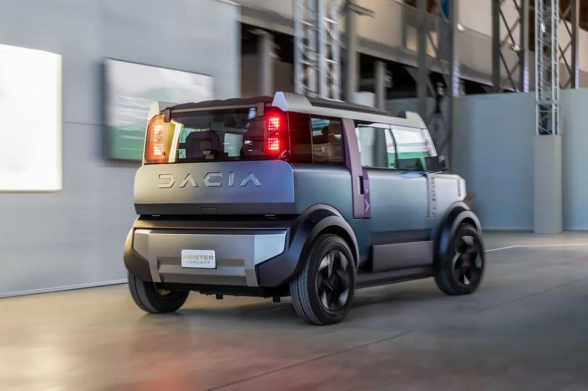 Dacia Hipster Concept: la minicar elettrica da 3 metri con 4 posti veri e bagagliaio da 500 litri (44)