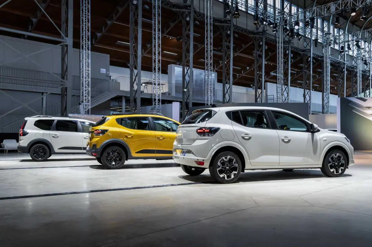 Dacia rinnova Sandero e Jogger: arriva l'ibrido da 155 CV e il GPL con cambio automatico (3)