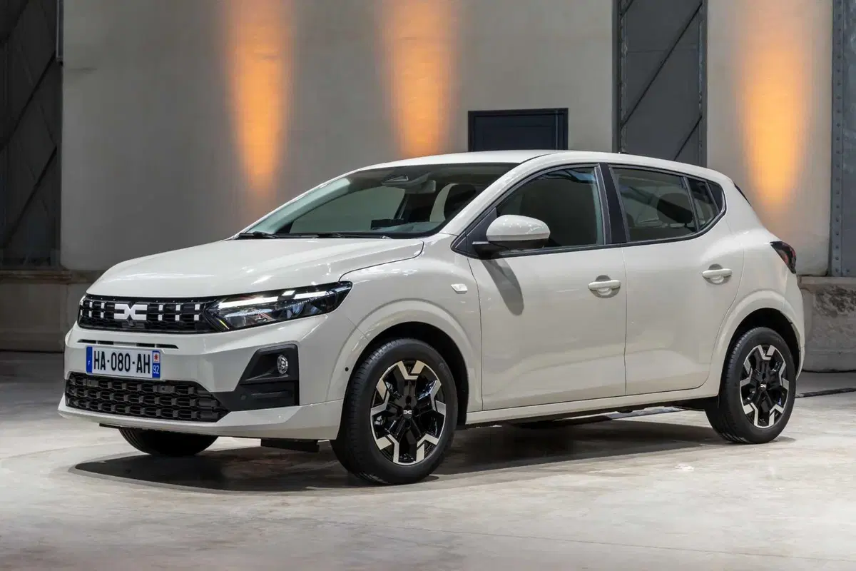 Dacia rinnova Sandero e Jogger: arriva l'ibrido da 155 CV e il GPL con cambio automatico (5)