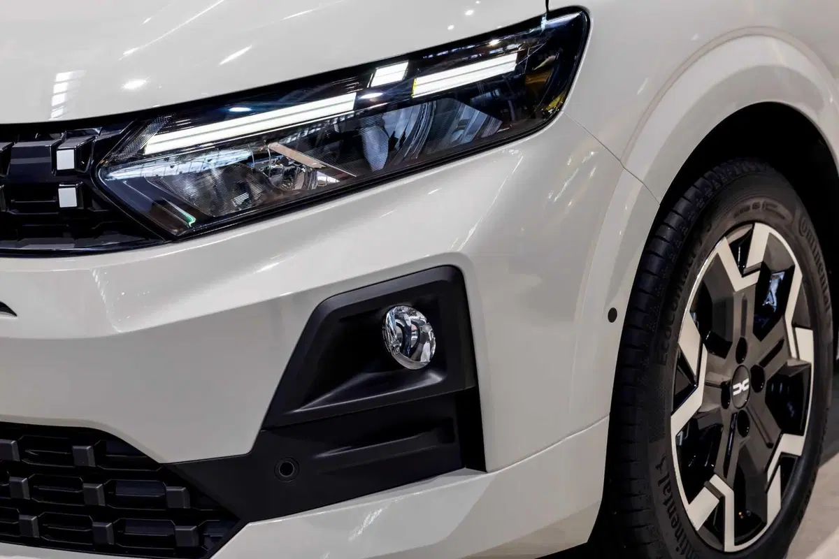 Dacia rinnova Sandero e Jogger: arriva l'ibrido da 155 CV e il GPL con cambio automatico (11)