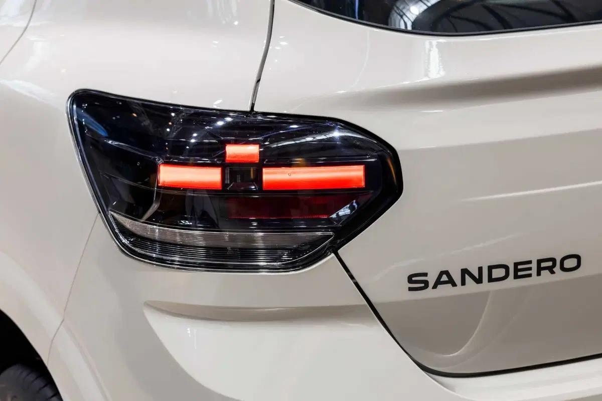 Dacia rinnova Sandero e Jogger: arriva l'ibrido da 155 CV e il GPL con cambio automatico (14)