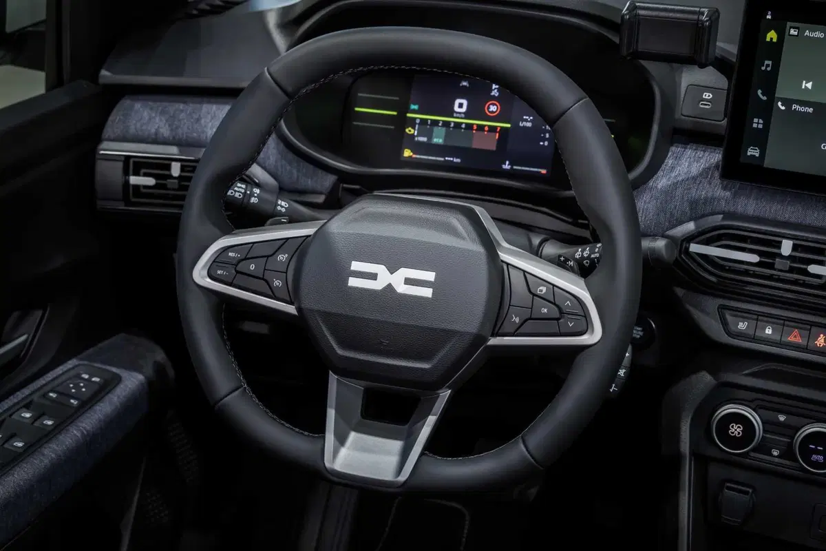 Dacia rinnova Sandero e Jogger: arriva l'ibrido da 155 CV e il GPL con cambio automatico (17)