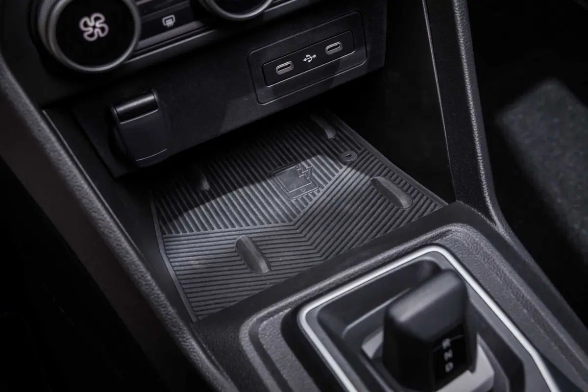Dacia rinnova Sandero e Jogger: arriva l'ibrido da 155 CV e il GPL con cambio automatico (23)