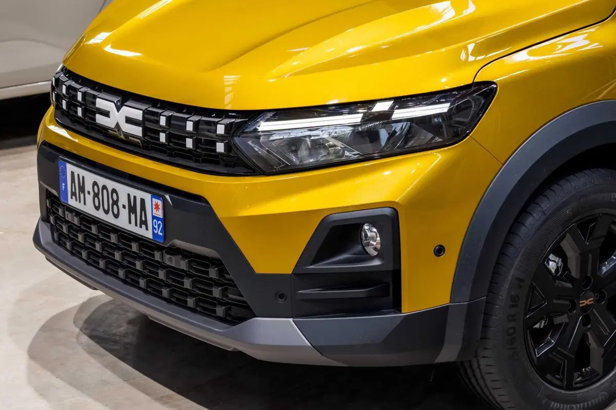 Dacia rinnova Sandero e Jogger: arriva l'ibrido da 155 CV e il GPL con cambio automatico (31)