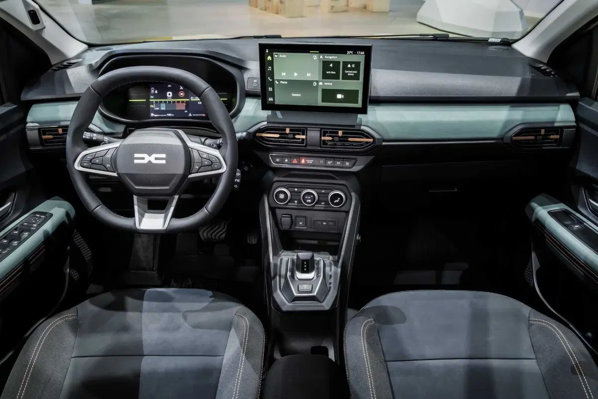 Dacia rinnova Sandero e Jogger: arriva l'ibrido da 155 CV e il GPL con cambio automatico (37)