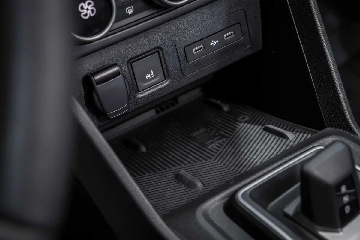 Dacia rinnova Sandero e Jogger: arriva l'ibrido da 155 CV e il GPL con cambio automatico (46)