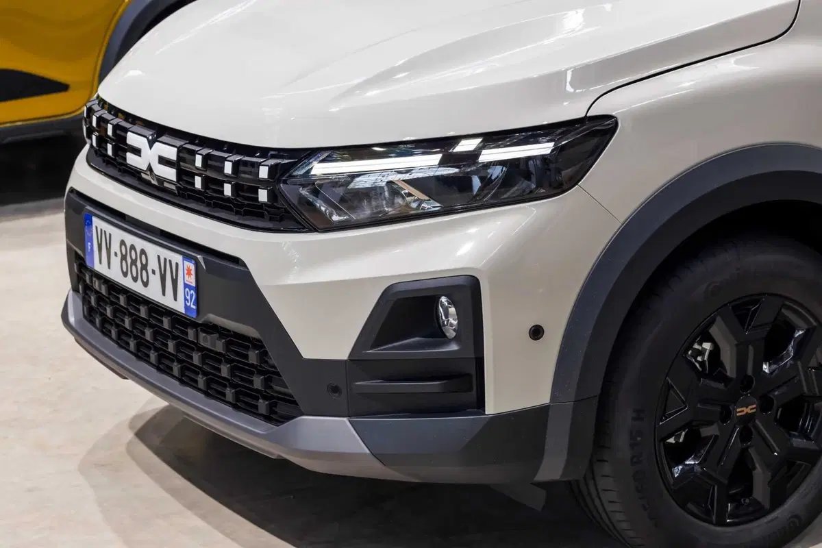 Dacia rinnova Sandero e Jogger: arriva l'ibrido da 155 CV e il GPL con cambio automatico (54)
