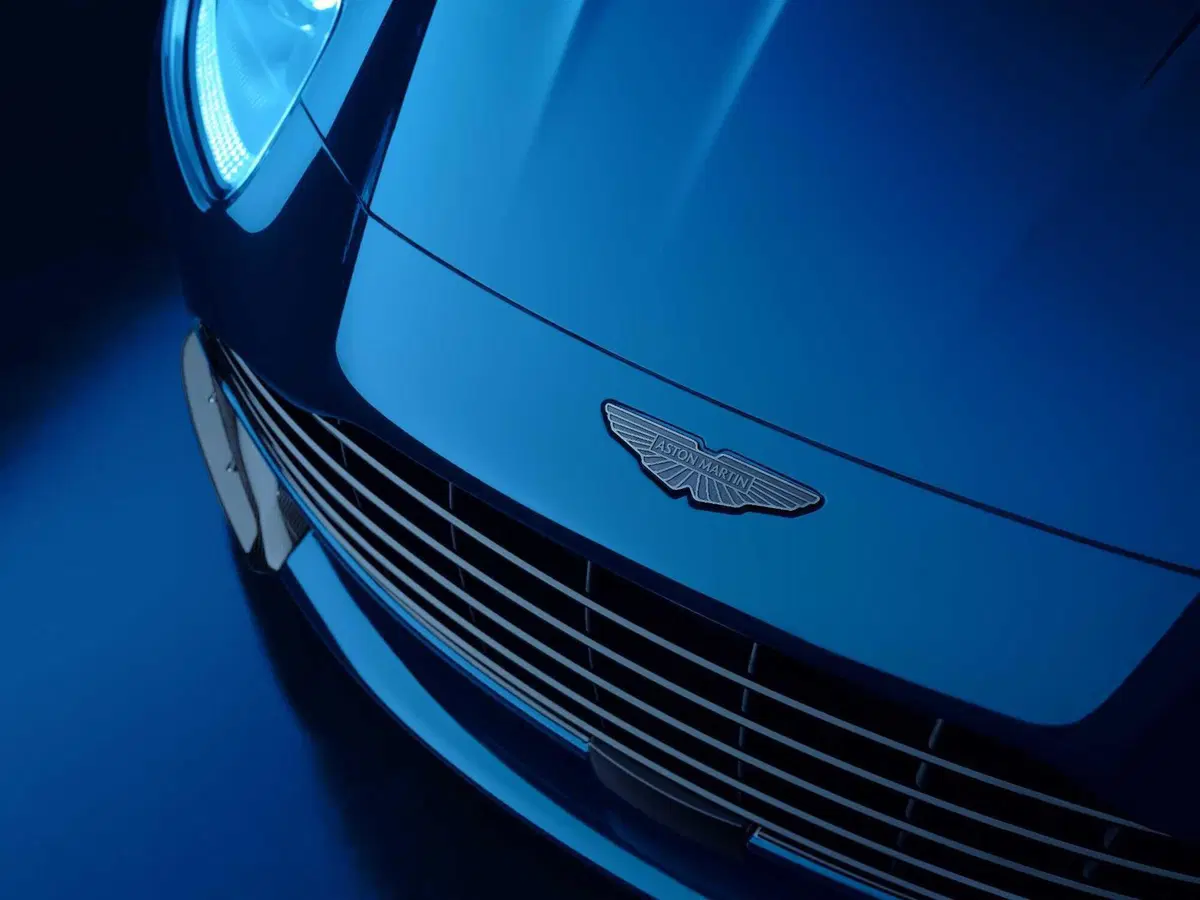 Aston Martin DB12 S: la nuova ammiraglia con il V8 bi-turbo sprigiona 700 Cv, l'ingegneria britannica si spinge oltre ogni limite (14)