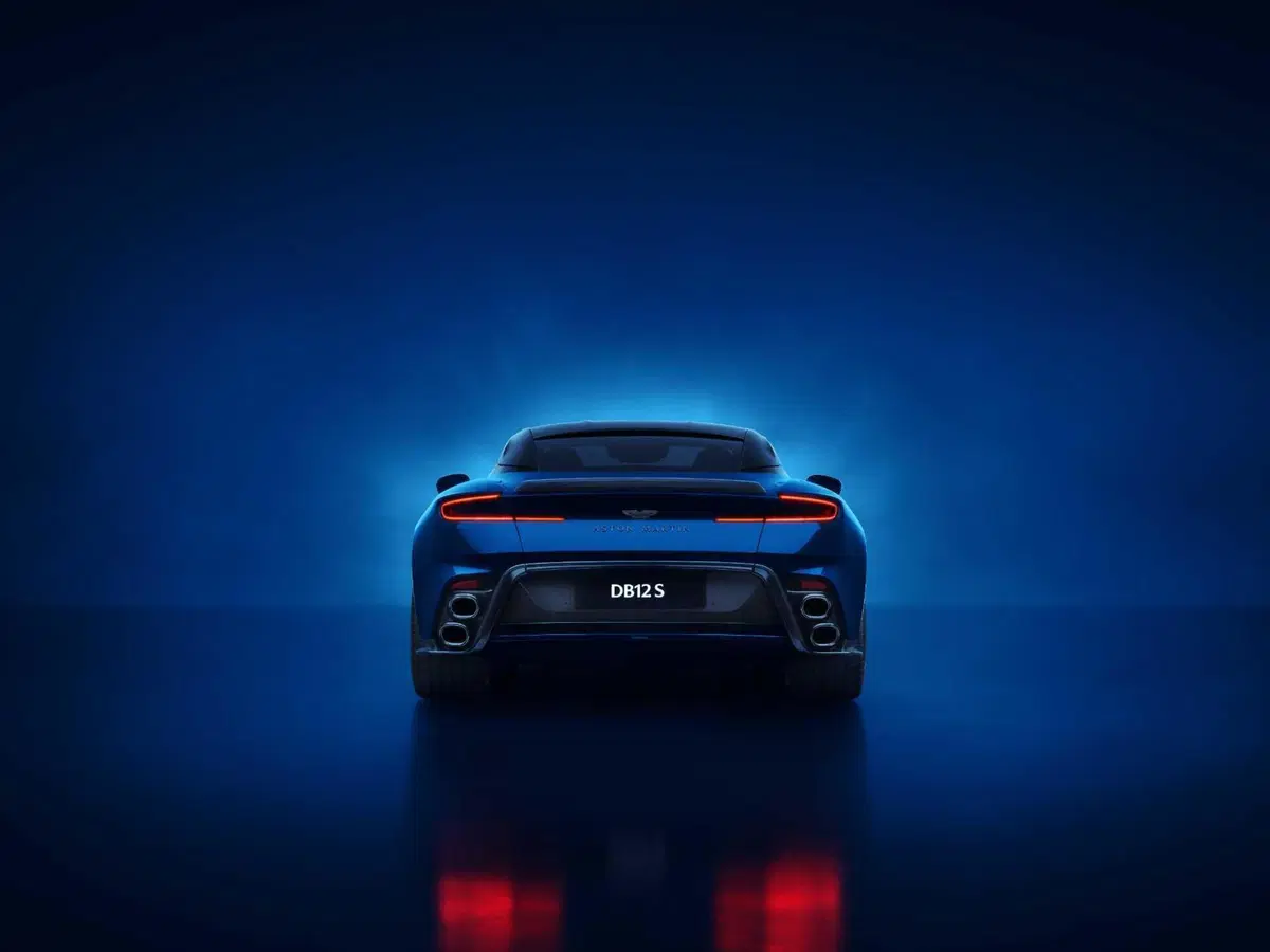 Aston Martin DB12 S: la nuova ammiraglia con il V8 bi-turbo sprigiona 700 Cv, l'ingegneria britannica si spinge oltre ogni limite (18)