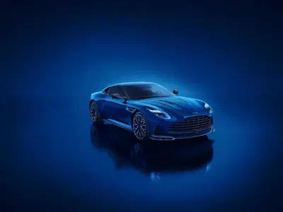 Aston Martin DB12 S: la nuova ammiraglia con il V8 bi-turbo sprigiona 700 Cv, l'ingegneria britannica si spinge oltre ogni limite