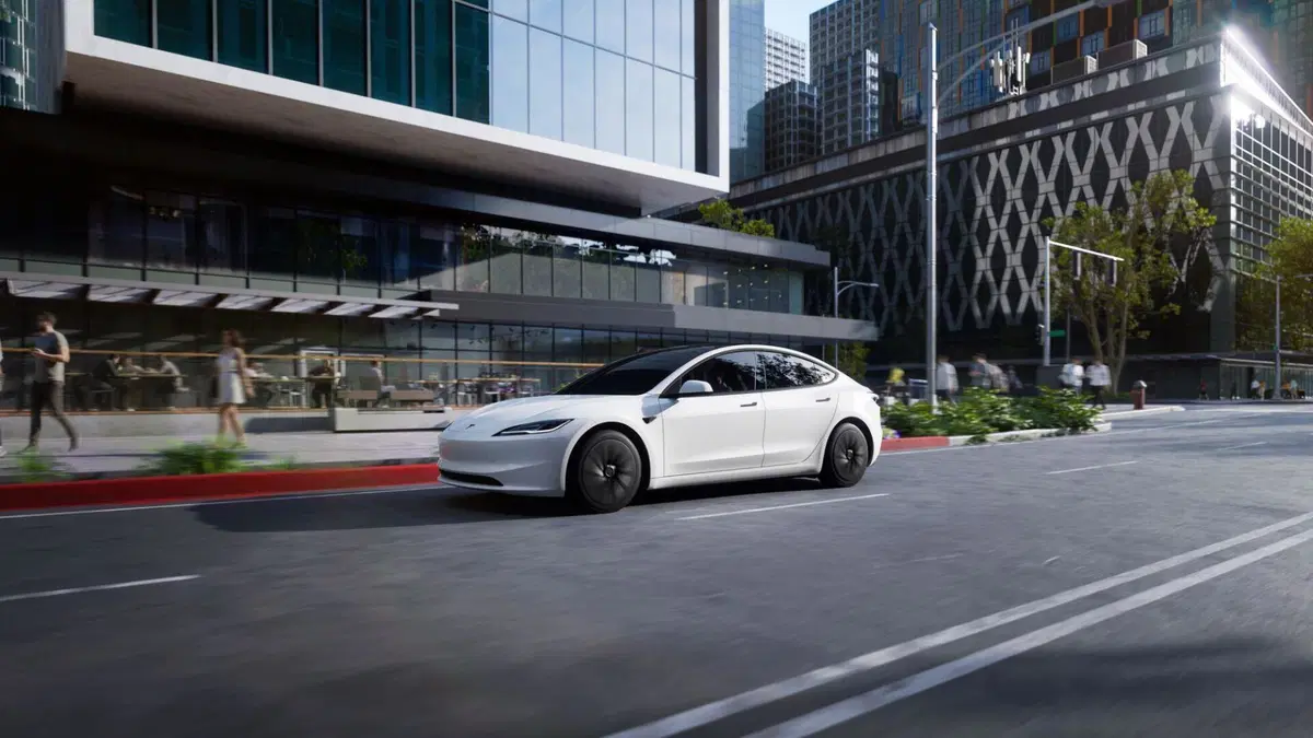 Tesla Model Y e Model 3 Standard: debuttano ufficialmente le versioni più accessibili del SUV e della berlina elettrica (2)