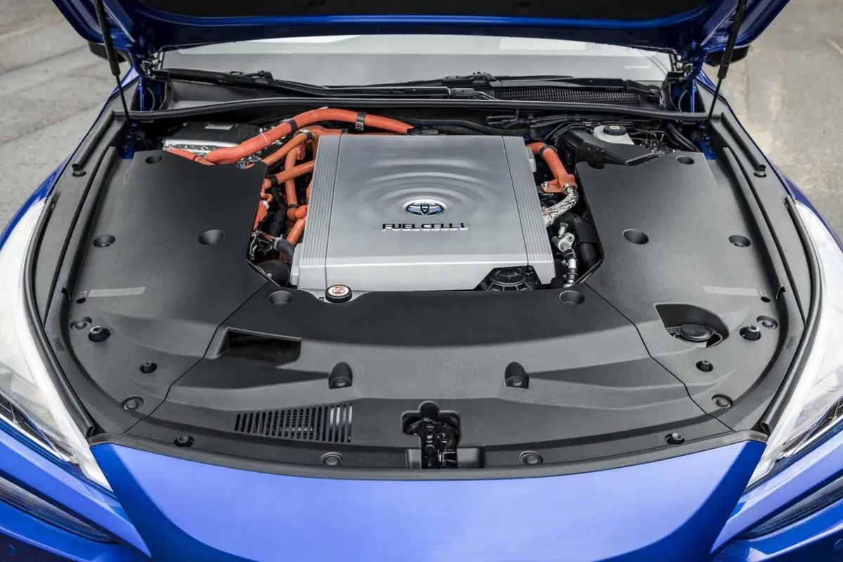 Toyota e l'idrogeno: storia di un sogno da 28 auto su 100.000  (8)