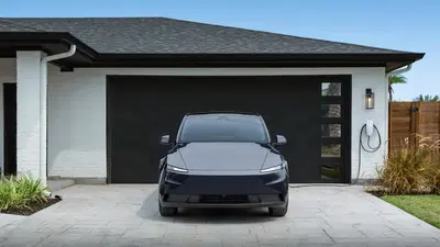 Tesla Model Y Standard 2025: arriva l'elettrica pi&ugrave; accessibile che cambier&agrave; gli "standard" di mercato