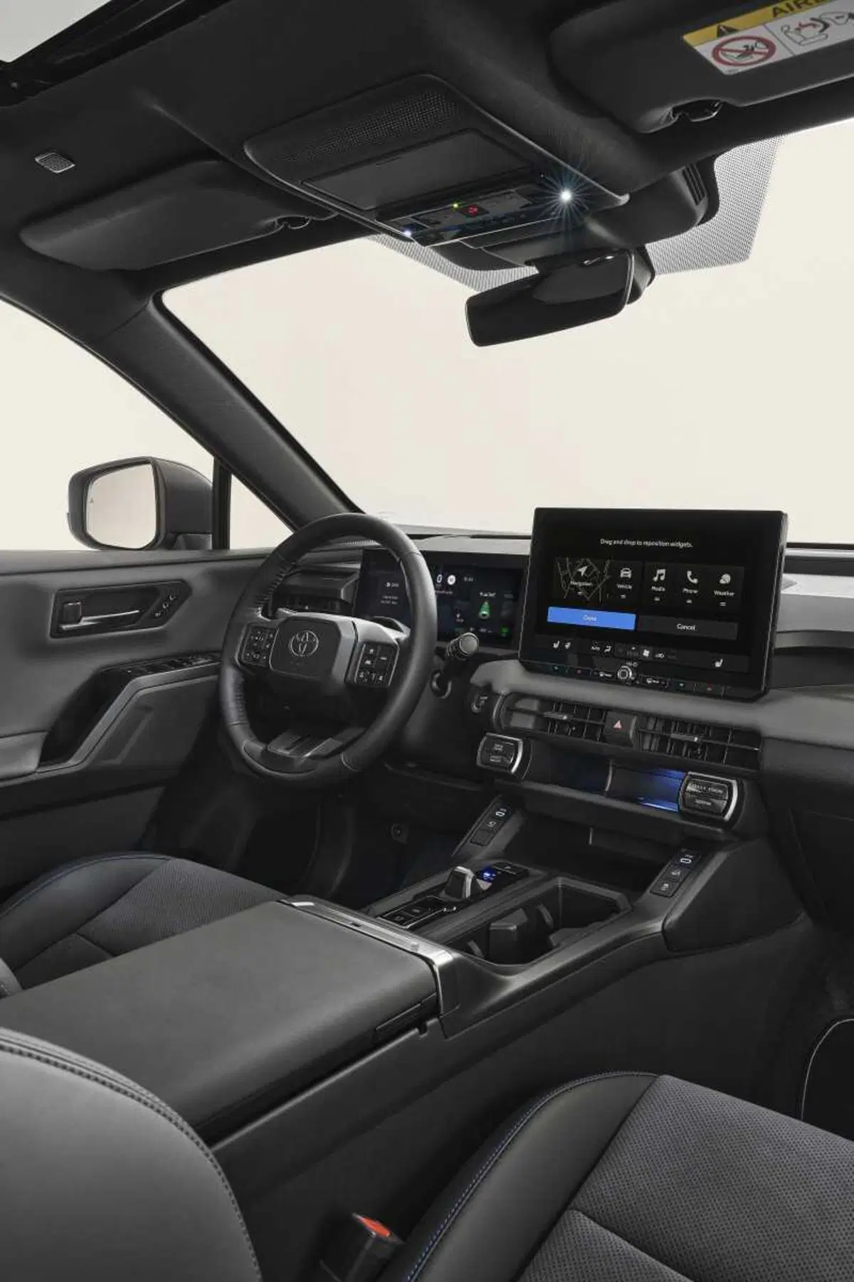 Toyota RAV4 2026: la nuova generazione ibrida arriva in Italia con 100 km di autonomia elettrica. Ordini aperti! (10)