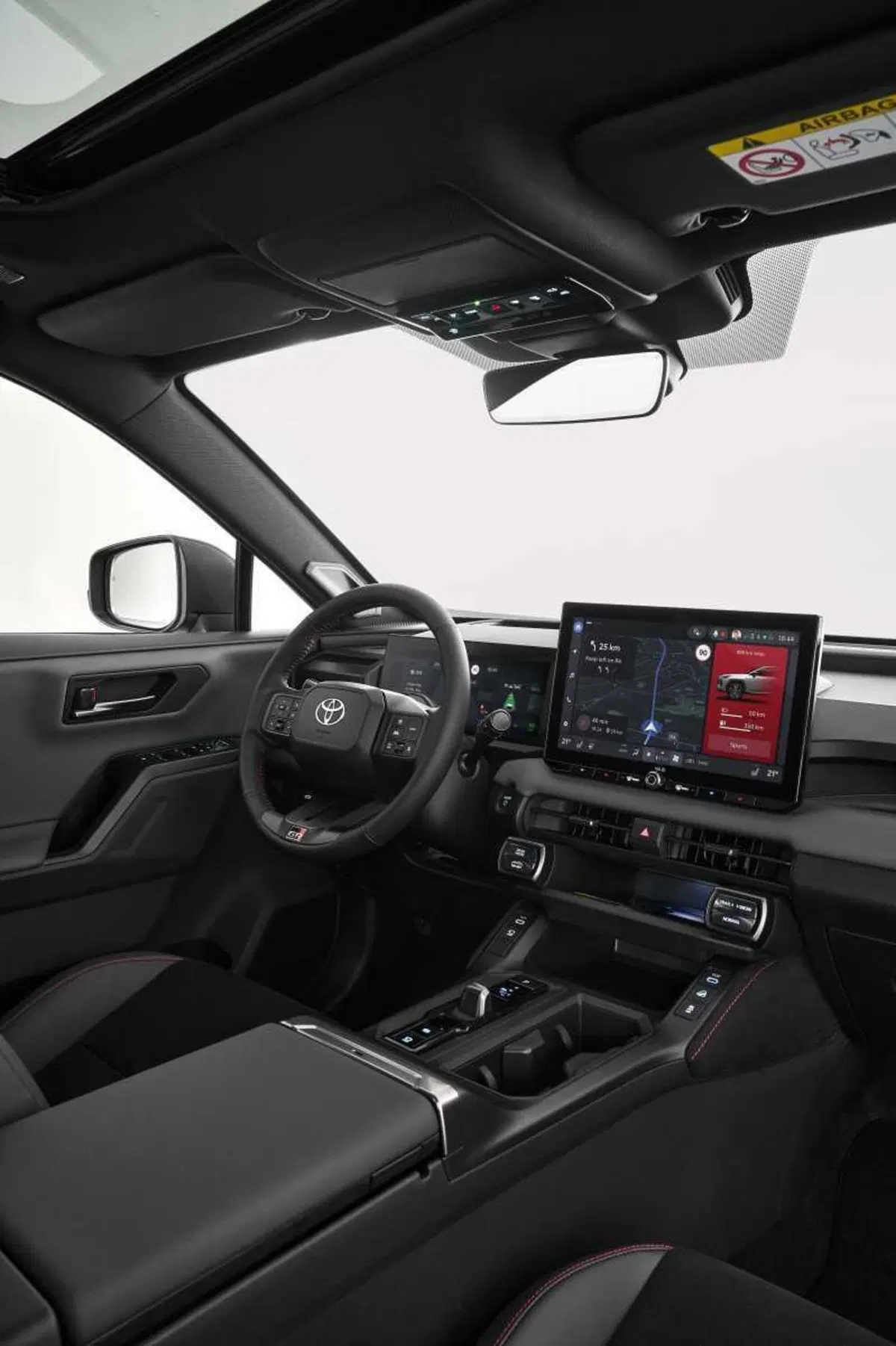 Toyota RAV4 2026: la nuova generazione ibrida arriva in Italia con 100 km di autonomia elettrica. Ordini aperti! (35)