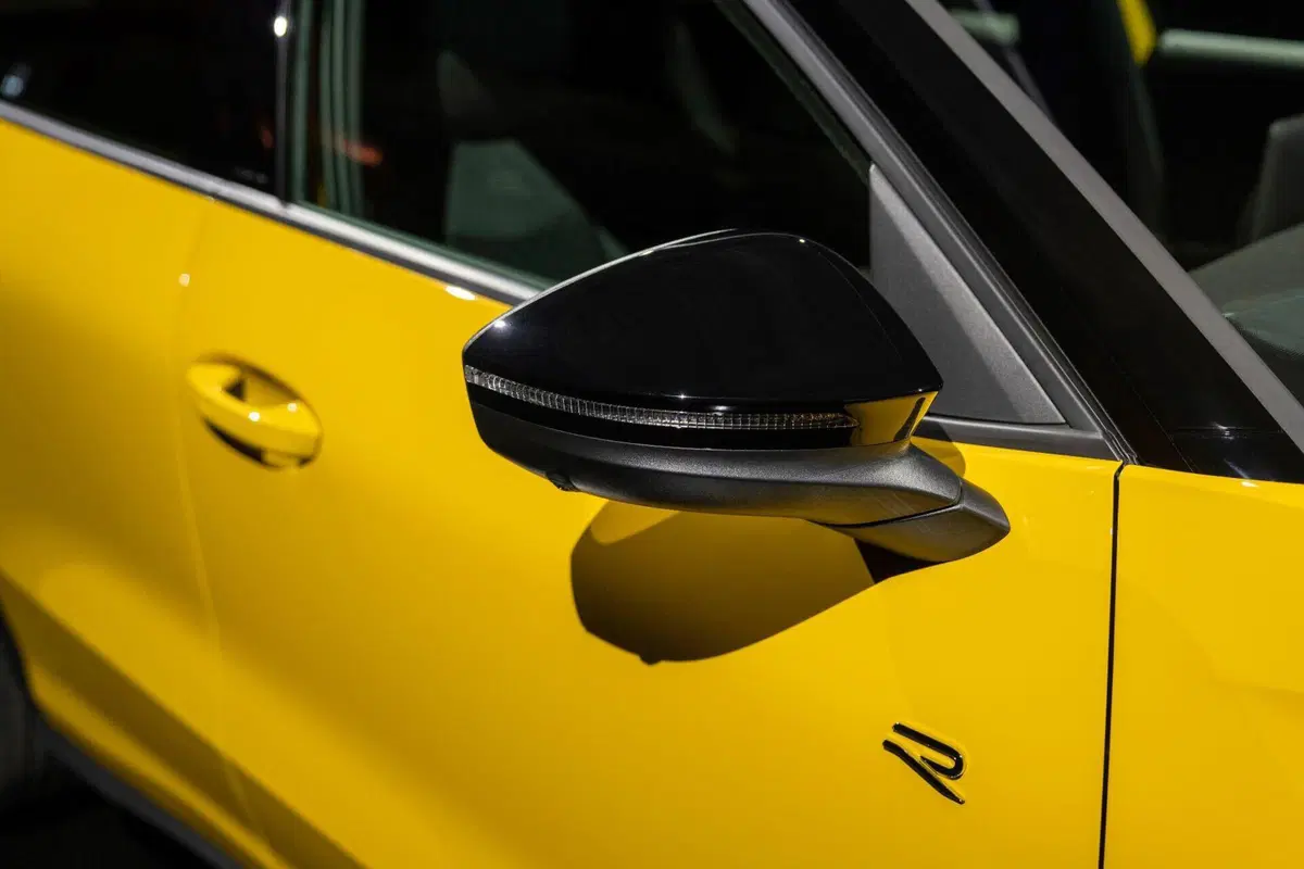 Immagini di nuova Volkswagen T-Roc R-Line (18)