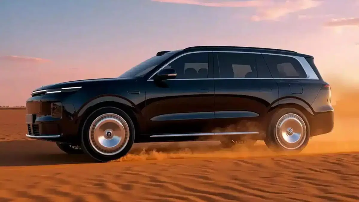 SUV gigante con lusso da Rolls-Royce al prezzo di una Toyota RAV4: la sfida cinese che cambia il mercato (5)