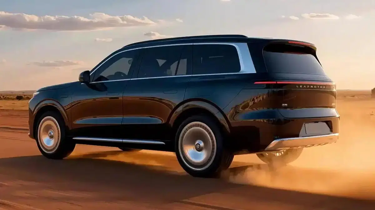 SUV gigante con lusso da Rolls-Royce al prezzo di una Toyota RAV4: la sfida cinese che cambia il mercato (6)