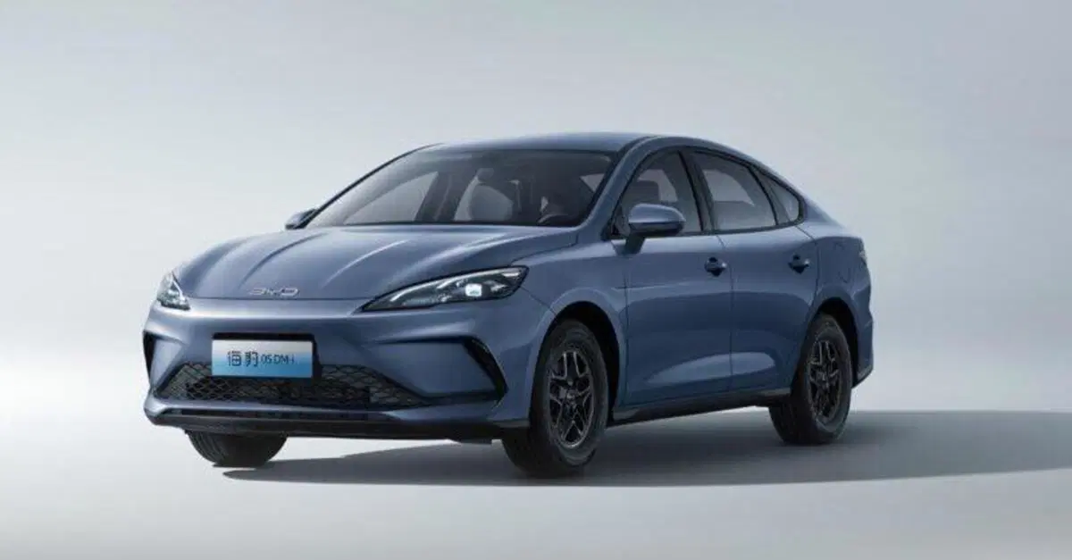 BYD Seal 05 DM-i 2026: 2.000 km di autonomia a soli 11.200 dollari 
