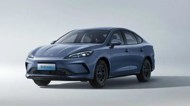 BYD Seal 05 DM-i 2026: 2.000 km di autonomia a soli 11.200 dollari 
