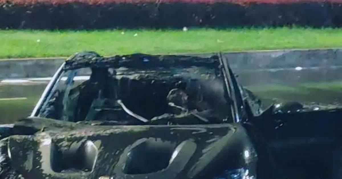 Tragedia a Chengdu: Xiaomi SU7 Ultra in fiamme, passanti impotenti davanti alle portiere bloccate (VIDEO)