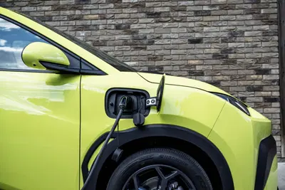 Incentivi auto elettriche 2025: Click Day del 15 ottobre rinviato all'ultimo minuto, caos ecobonus