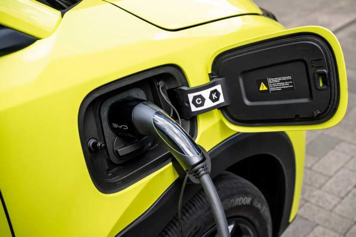 Incentivi auto elettriche 2025: Click Day del 15 ottobre rinviato all'ultimo minuto, caos ecobonus (3)