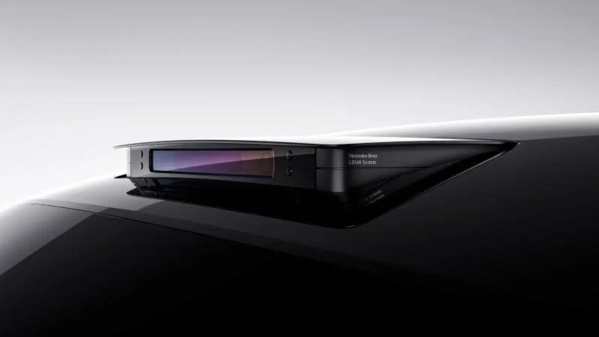 Mercedes Vision Iconic: ecco una “Batmobile” di lusso… elettrica
