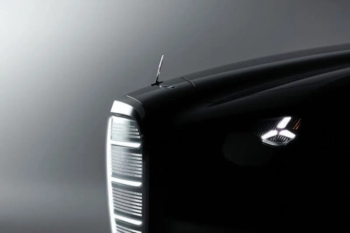 Mercedes Vision Iconic: ecco una “Batmobile” di lusso… elettrica (5)