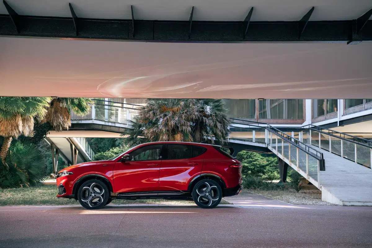 Alfa Romeo Tonale 2026: il restyling che conquista con stile italiano, diesel incluso (12)