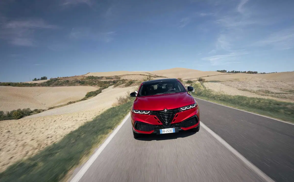 Alfa Romeo Tonale 2026: il restyling che conquista con stile italiano, diesel incluso (28)
