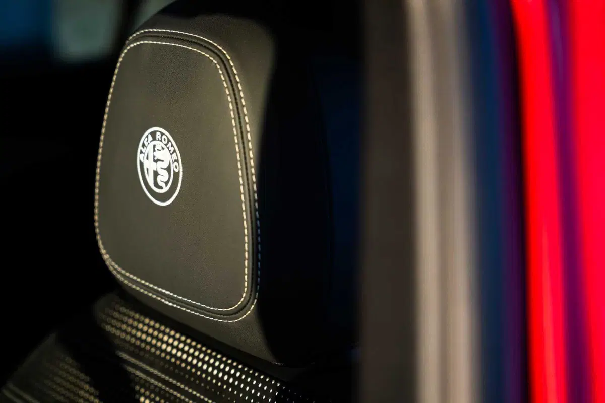 Alfa Romeo Tonale 2026: il restyling che conquista con stile italiano, diesel incluso (33)