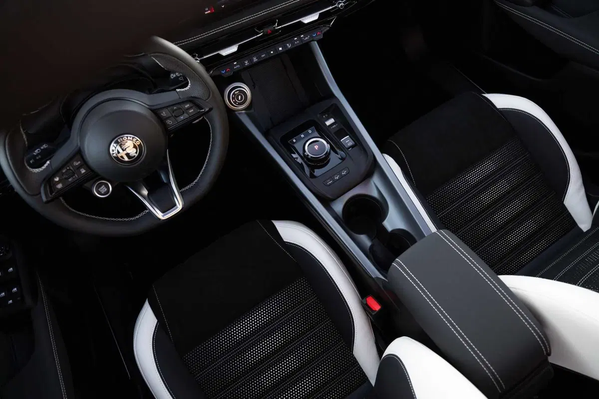 Alfa Romeo Tonale 2026: il restyling che conquista con stile italiano, diesel incluso (34)