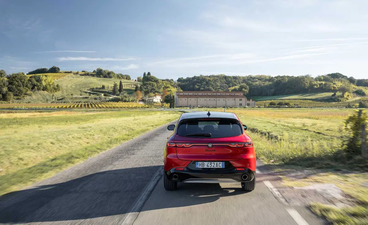 Alfa Romeo Tonale 2026: il restyling che conquista con stile italiano, diesel incluso (41)