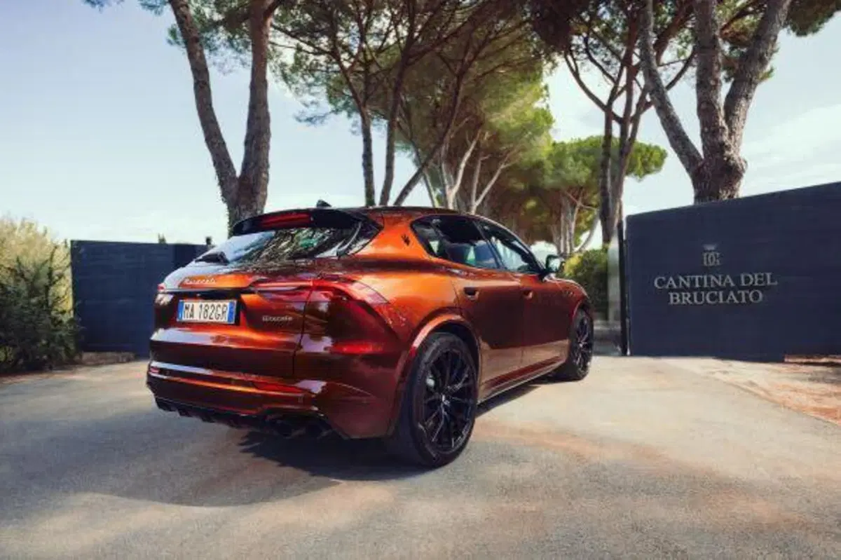 Maserati Grecale Tributo Il Bruciato: un omaggio tra vino e motori tutto all’italiana (7)