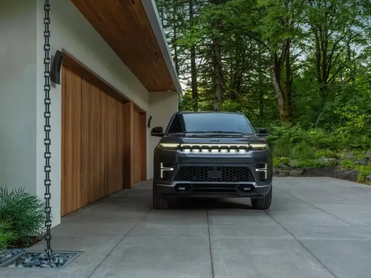 Ecco la nuova Jeep Grand Wagoneer con un’autonomia da urlo  (4)