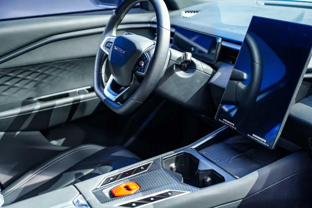 Omoda 4: la SUV cinese dal design futuristico pronta a sfidare i big europei, da circa 20.000 euro (4)