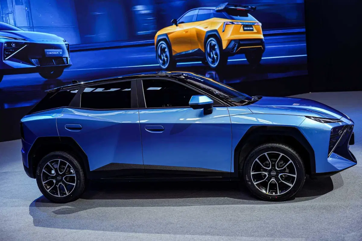 Omoda 4: la SUV cinese dal design futuristico pronta a sfidare i big europei, da circa 20.000 euro (6)