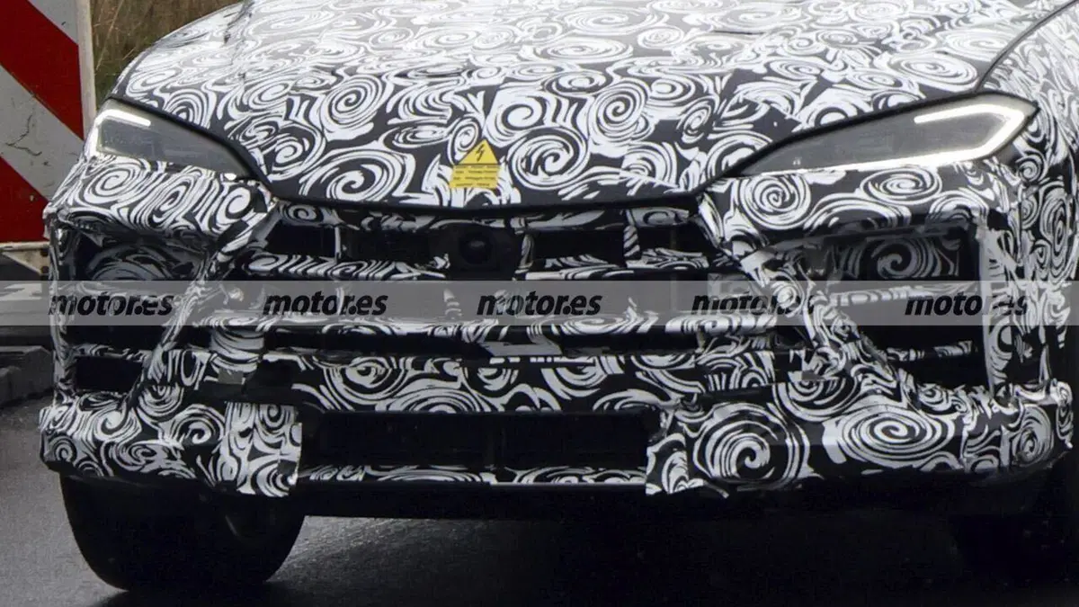 Lamborghini sta per fare uscire un SUV che sfida Ferrari: 1.000 CV e un motore ibrido invidiabile (4)