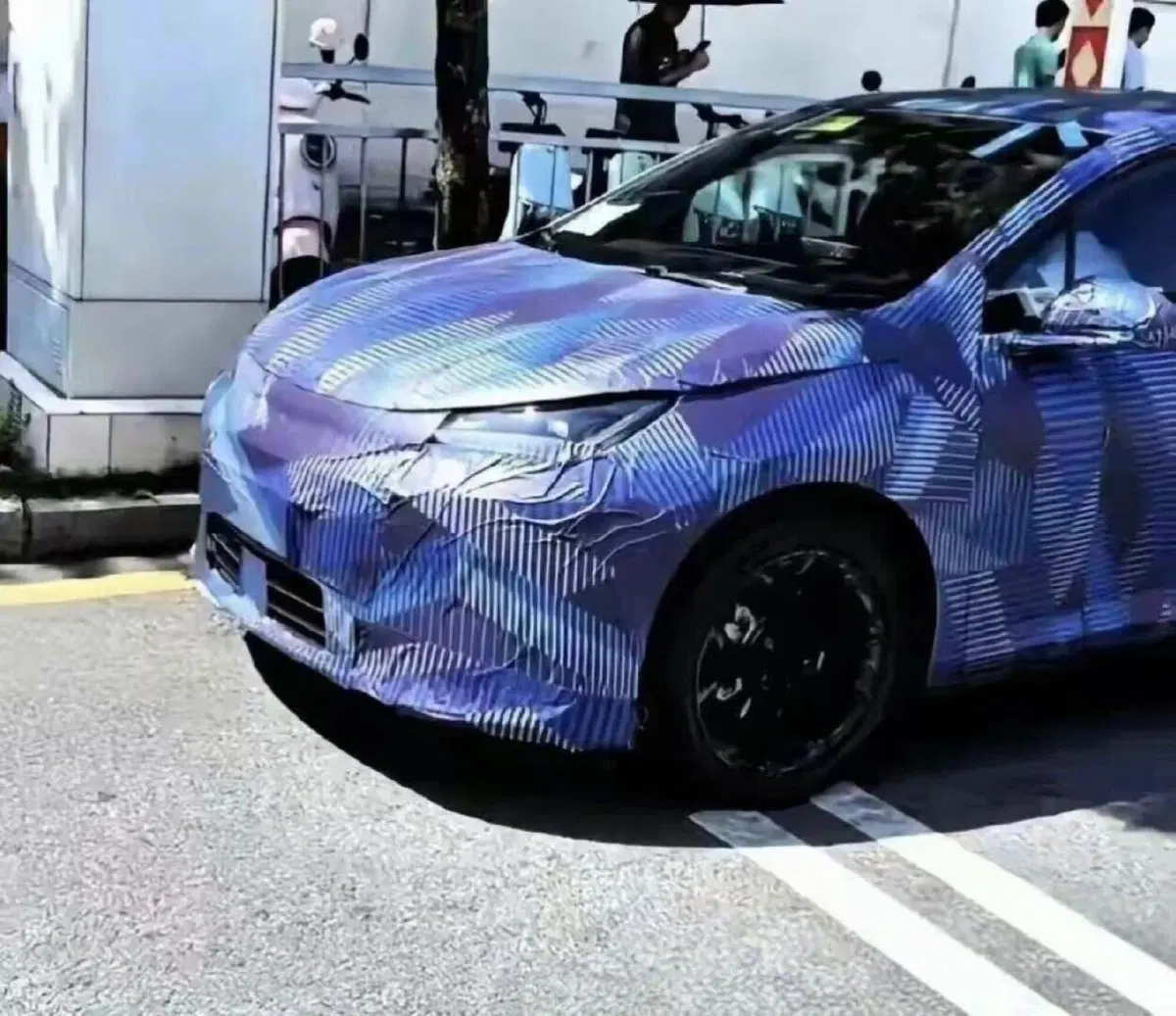BYD Dolphin 2026: arriva la compatta elettrica con oltre 520 km di autonomia e trazione posteriore. (2)