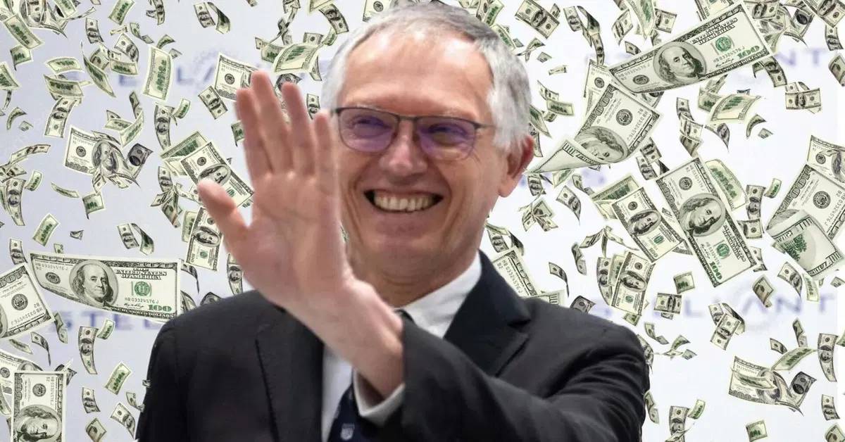 L'ex CEO di Stellantis Carlos Tavares rompe il silenzio: &ldquo;Essere un capo &egrave; estremamente rischioso&rdquo;, il portoghese difende la buonuscita da 35 milioni e attacca Bruxelles