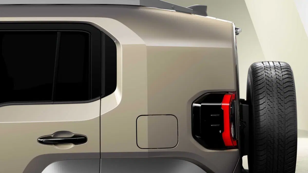 Toyota Land Cruiser FJ 2026, ora è ufficiale: il ritorno dello spirito originale, tra libertà e avventura (19)