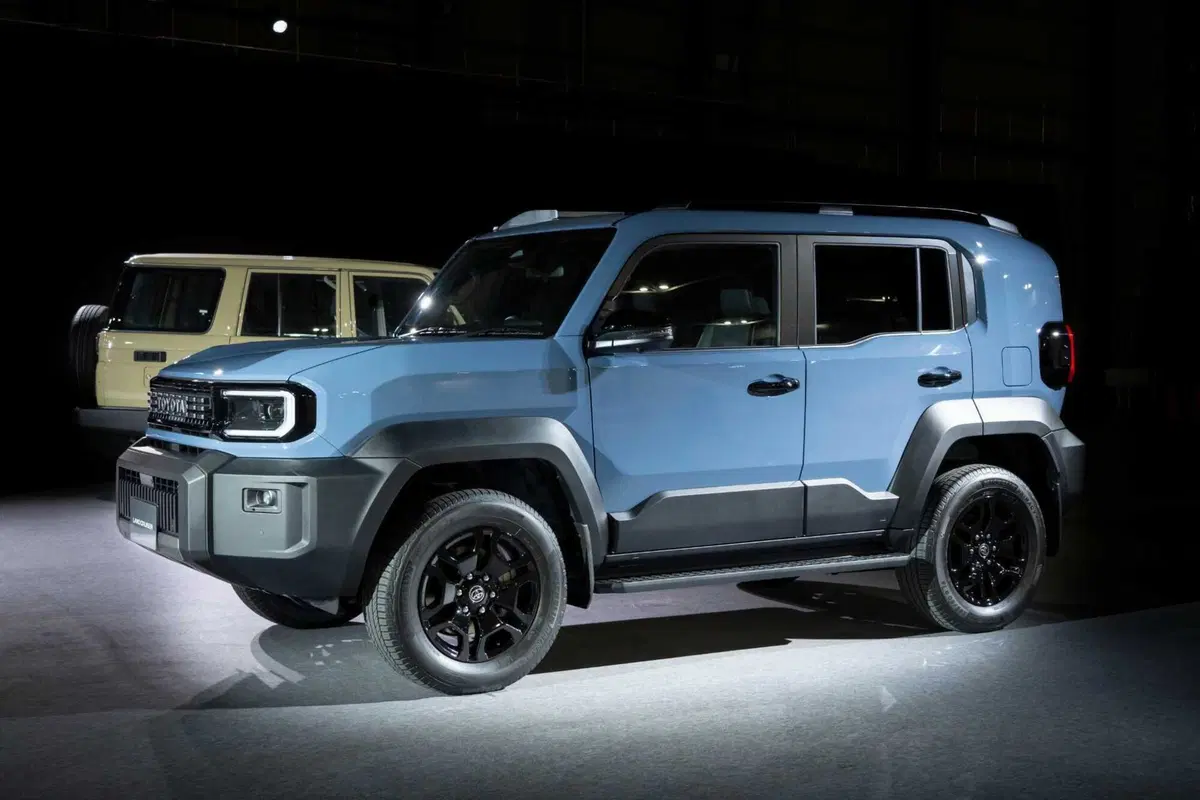 Toyota Land Cruiser FJ 2026, ora è ufficiale: il ritorno dello spirito originale, tra libertà e avventura (35)
