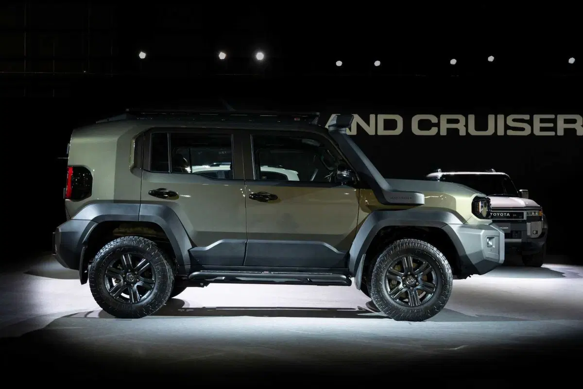 Toyota Land Cruiser FJ 2026, ora è ufficiale: il ritorno dello spirito originale, tra libertà e avventura (38)