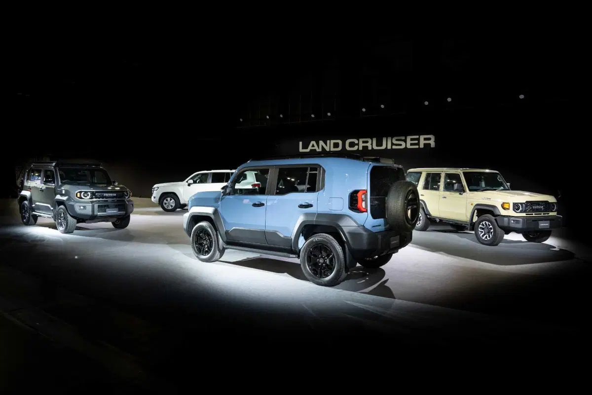 Toyota Land Cruiser FJ 2026, ora è ufficiale: il ritorno dello spirito originale, tra libertà e avventura (39)