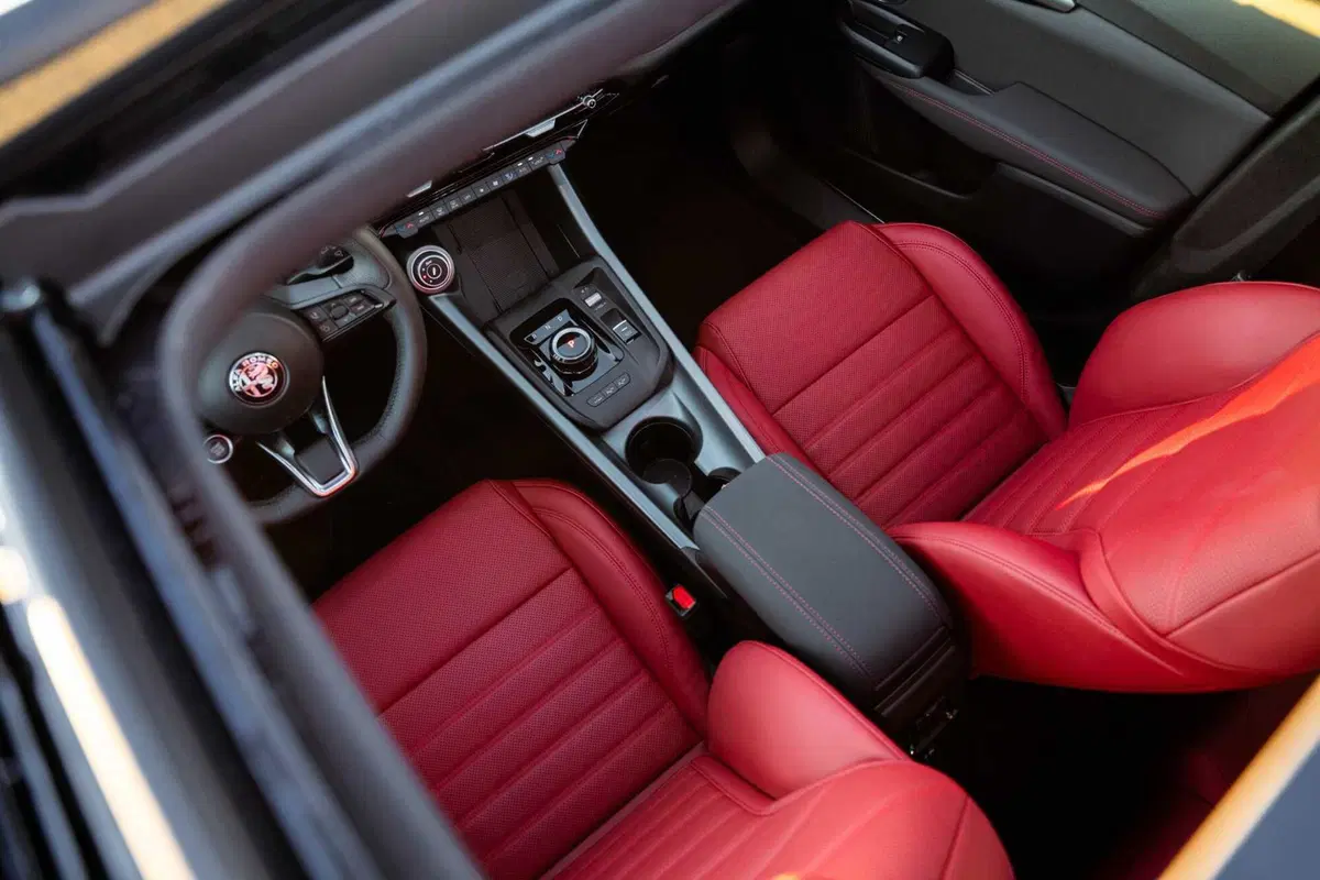 Alfa Romeo Tonale 2026: il restyling che conquista con stile italiano, diesel incluso (18)