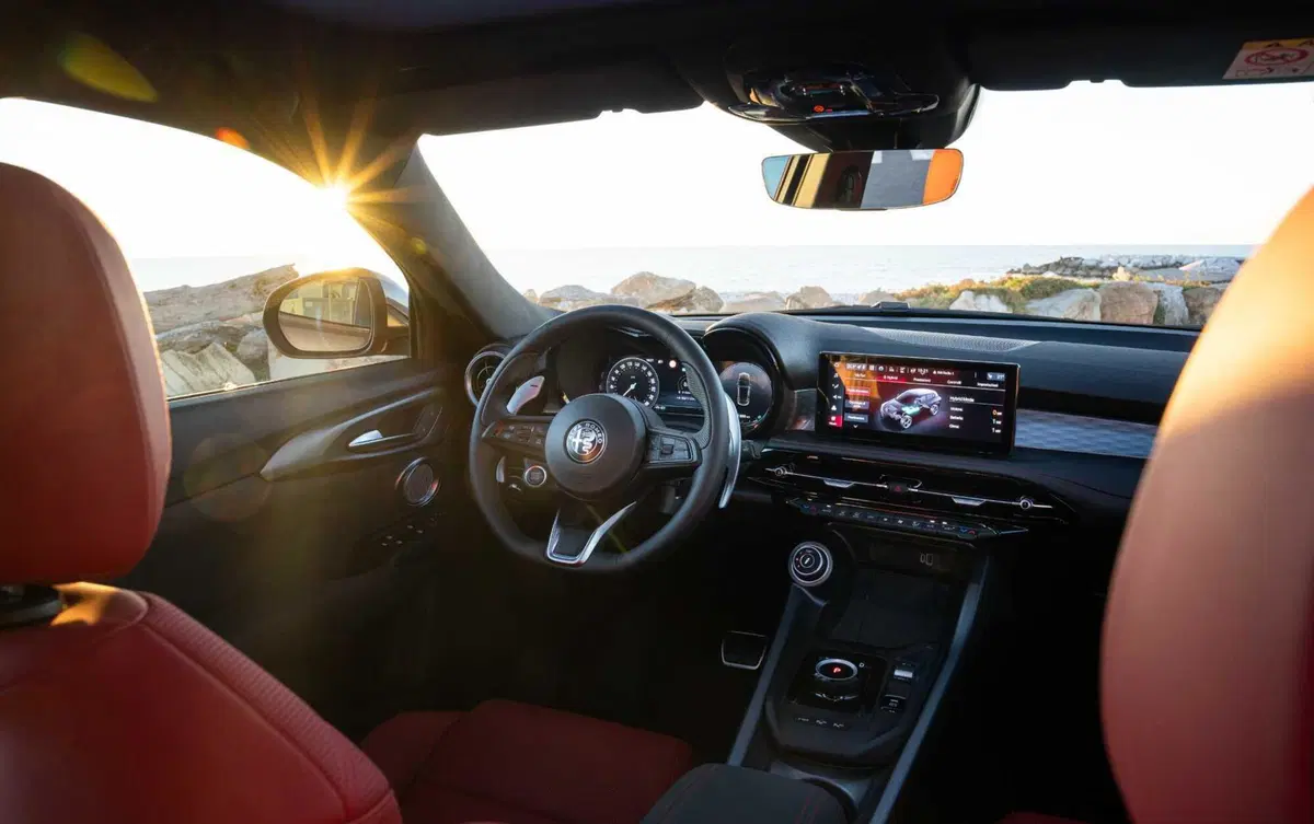 Alfa Romeo Tonale 2026: il restyling che conquista con stile italiano, diesel incluso (19)